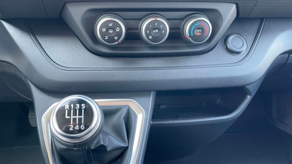 Renault Trafic 2,0 dCi 130 L2H1 Tekno