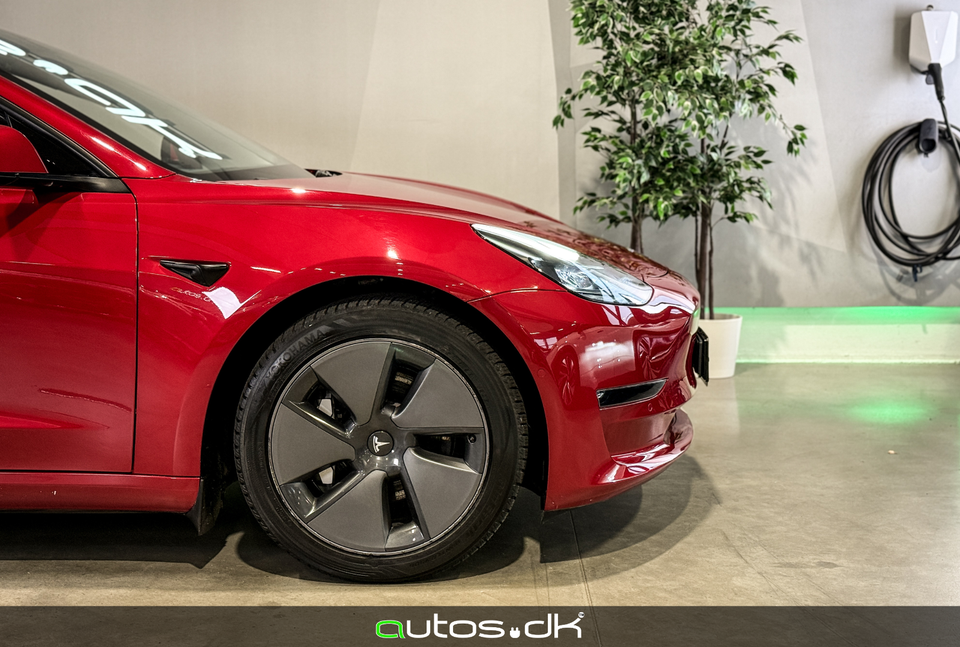 Tesla Model 3 Long Range AWD 4d