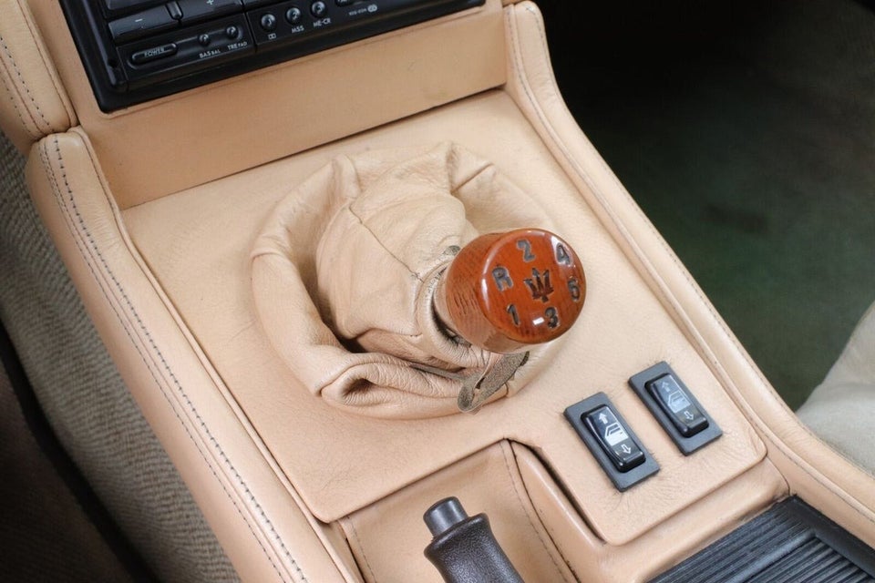 Maserati 222 2,0 Bi-turbo 2d