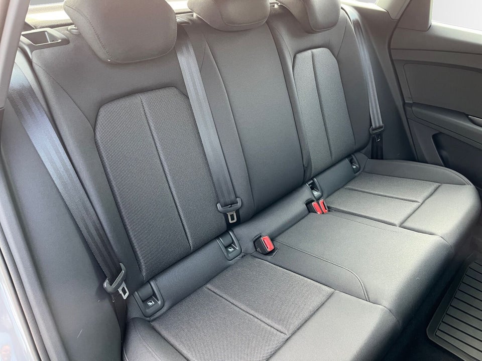 Audi Q4 e-tron 40 Attitude 5d