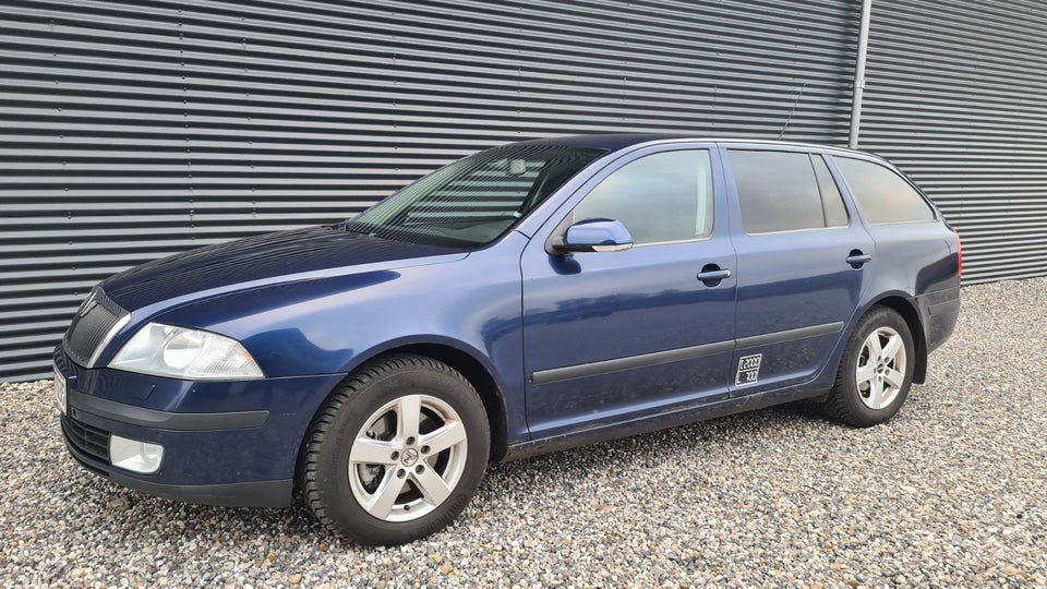 Skoda Octavia 2,0 TDi 140 Elegance Van 5d