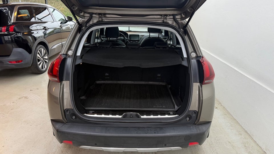 Peugeot 2008 1,2 e-THP 110 Allure Sky 5d