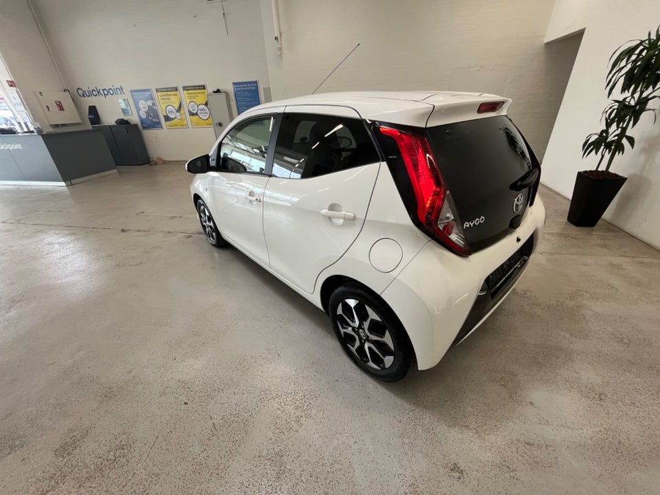 Toyota Aygo 1,0 VVT-i x-pose 5d