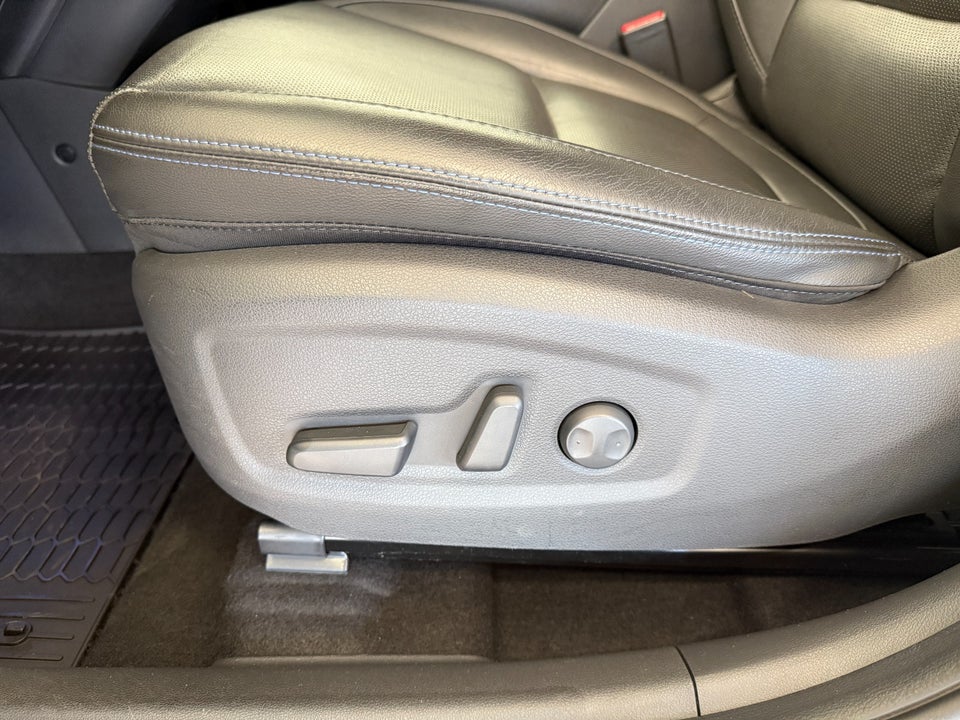 Hyundai Kona 64 EV Ultimate 5d