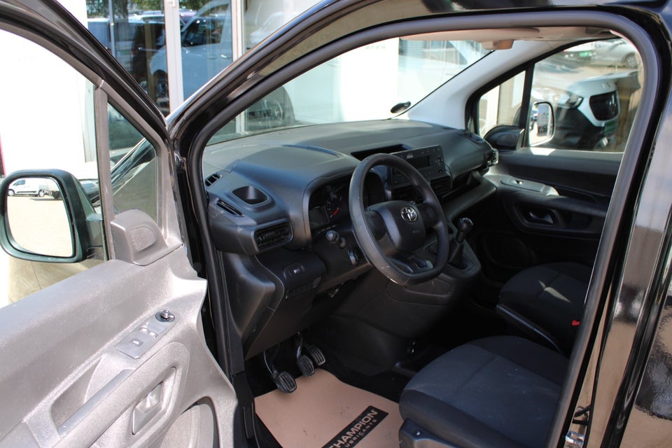 Toyota ProAce City 1,5 D 75 Medium Base 4d