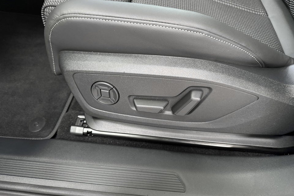 Audi Q4 e-tron performance 5d