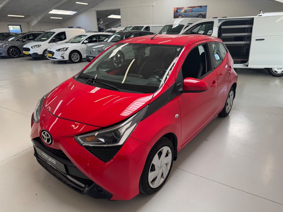 Toyota Aygo 1,0 VVT-i x-plore 5d