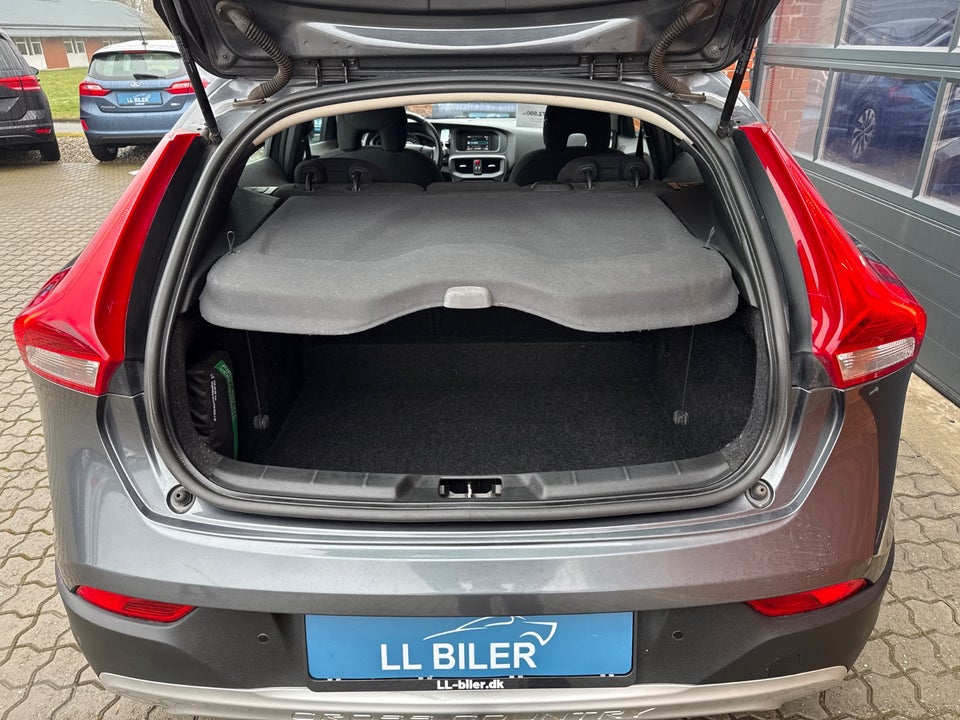 Volvo V40 CC 1,6 D2 115 Kinetic aut. 5d