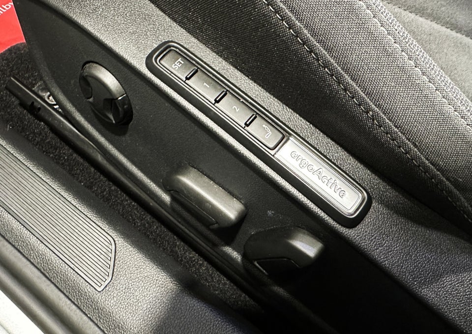 VW Golf VIII 1,5 eTSi 150 Style DSG 5d