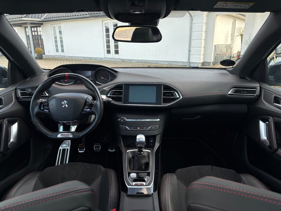 Peugeot 308 1,6 e-THP 270 GTi Performance 5d
