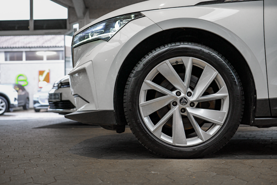 Skoda Enyaq 80 iV Lounge 5d