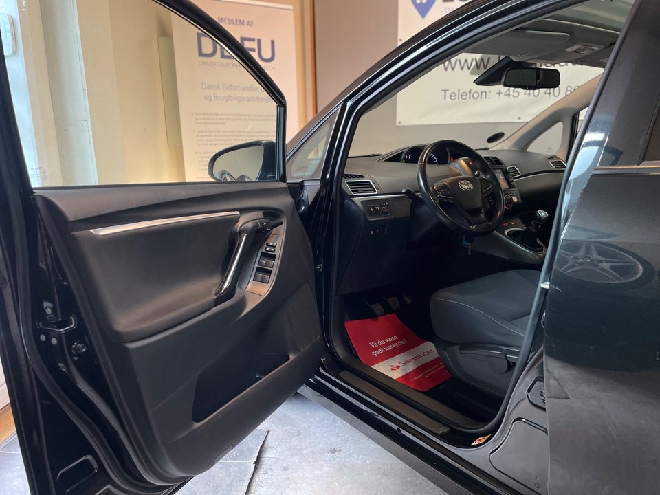 Toyota Verso 1,6 D-4D T2 Premium Skyview 5d