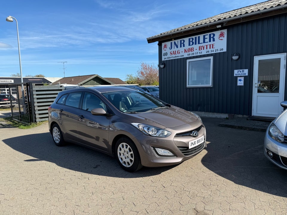 Hyundai i30 1,6 CRDi 110 Comfort Go! CW 5d