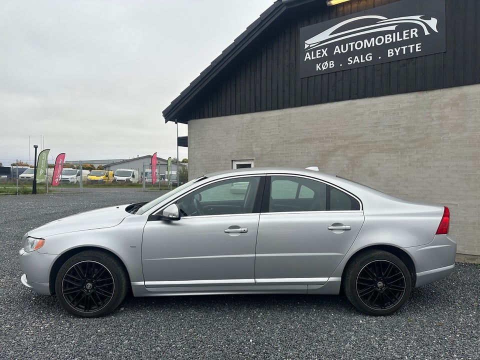 Volvo S80 2,5 T Summum aut. 4d