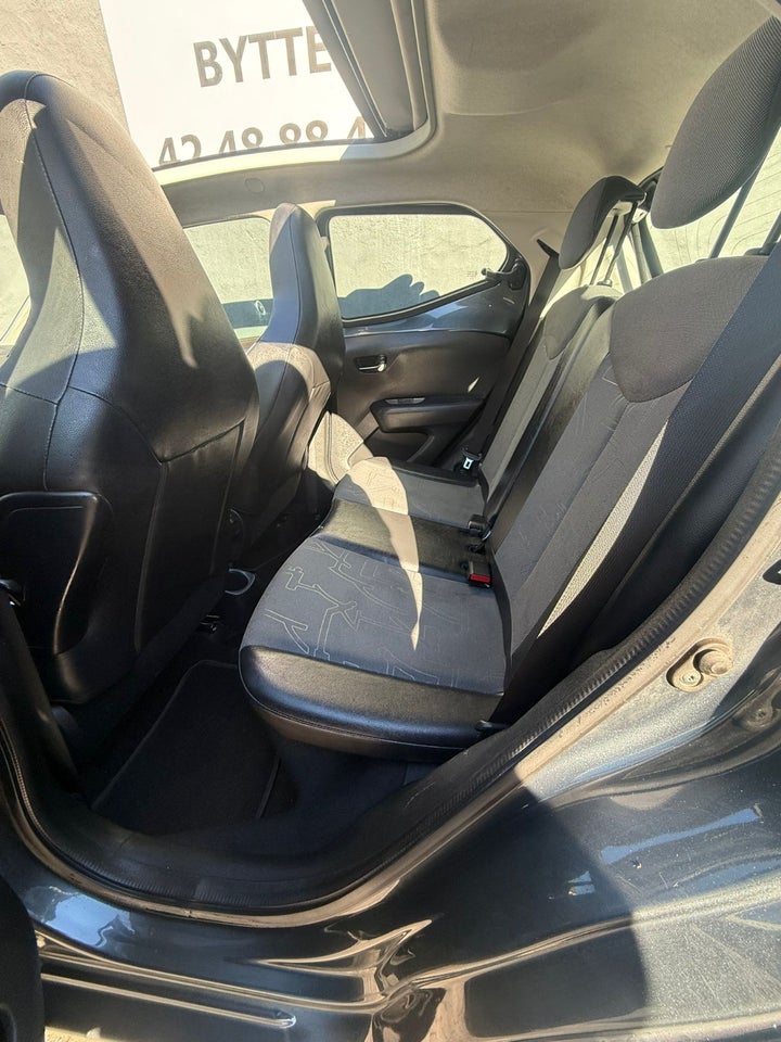 Toyota Aygo 1,0 VVT-i x-wave Sky 5d