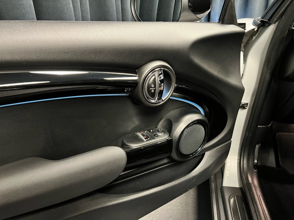 MINI Cooper SE Classic Trim 3d