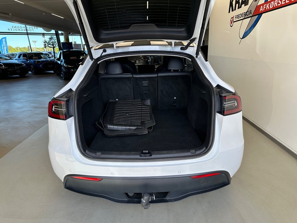 Tesla Model Y Long Range AWD 5d