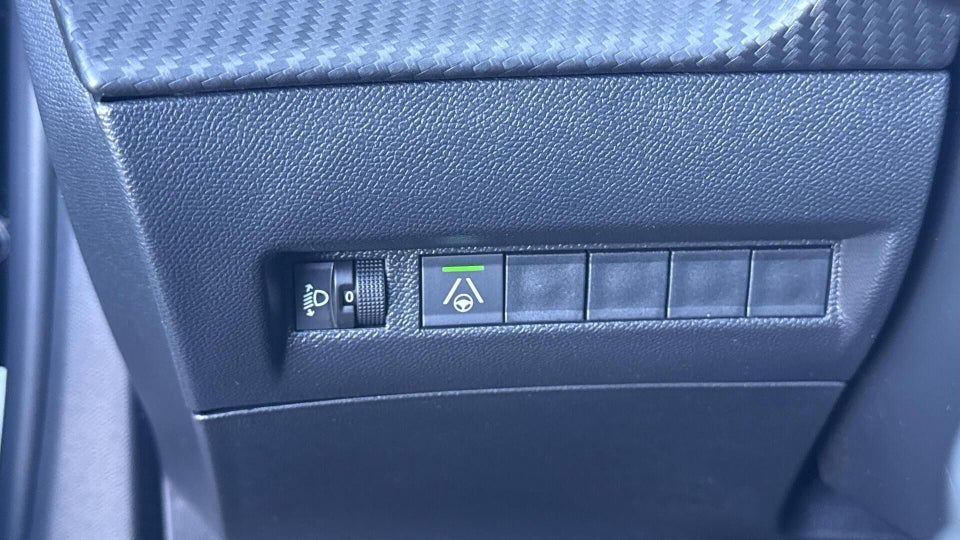 Peugeot 2008 1,2 PureTech 130 Allure EAT8 5d