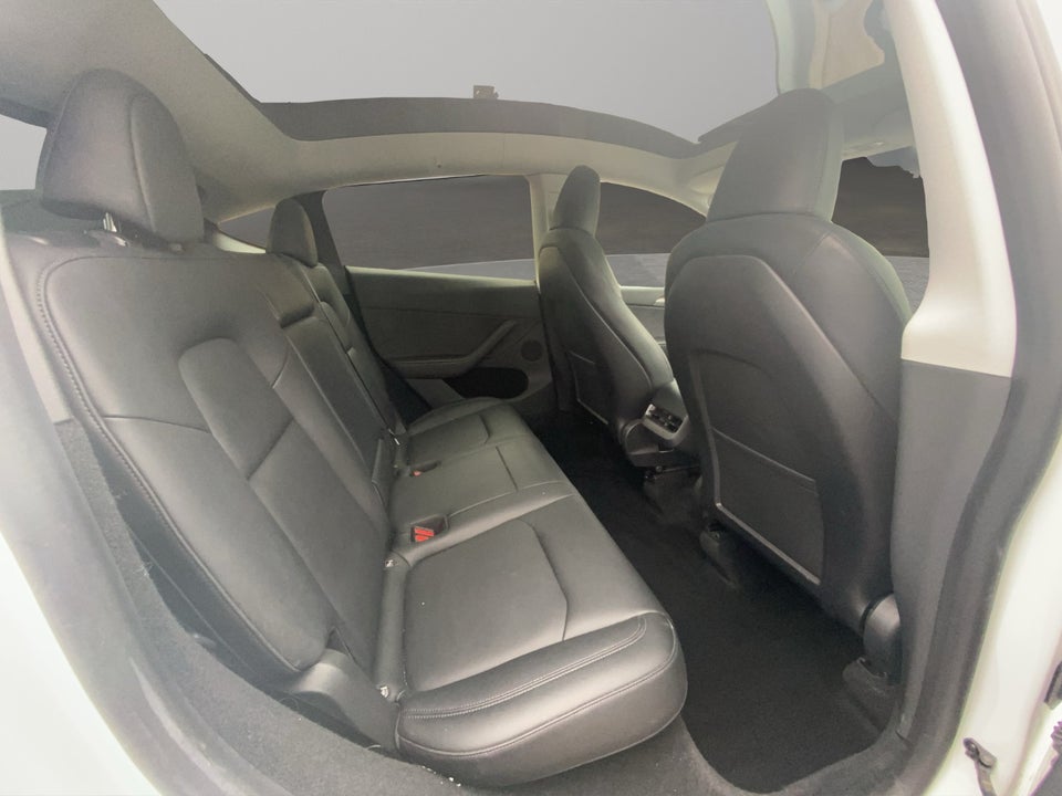 Tesla Model Y RWD 5d