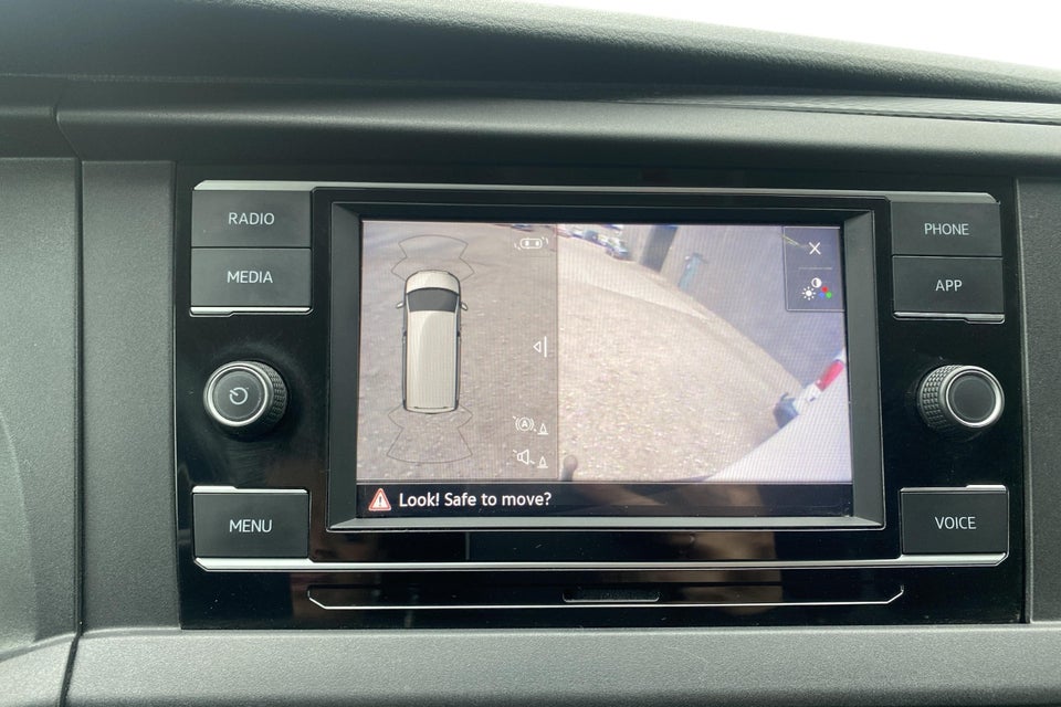 VW Transporter 2,0 TDi 110 Kassevogn lang