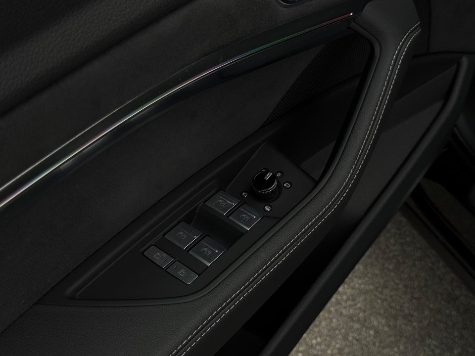 Audi e-tron 55 S-line Sportback quattro 5d
