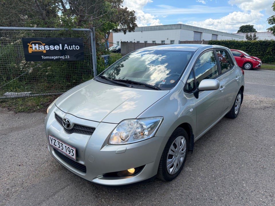 Toyota Auris 1,6 Sol 5d