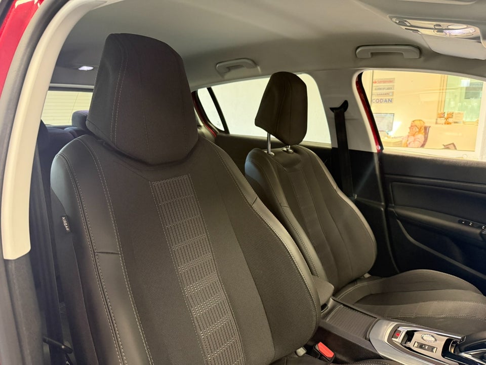 Peugeot 308 1,5 BlueHDi 130 Allure Pack SW EAT8 5d
