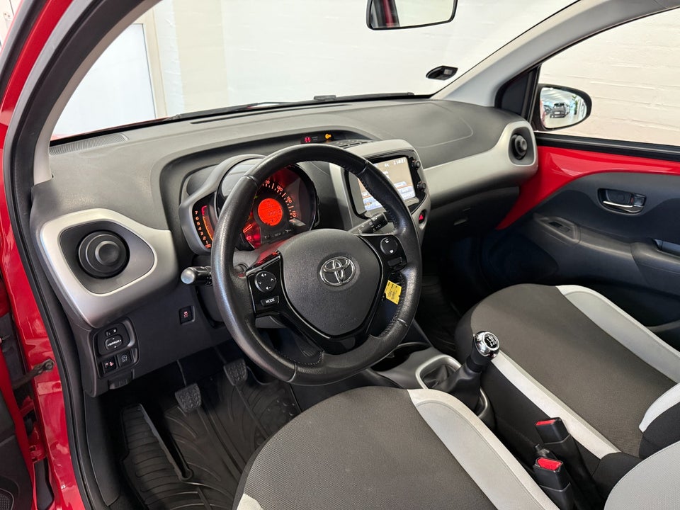 Toyota Aygo 1,0 VVT-i x-play 5d