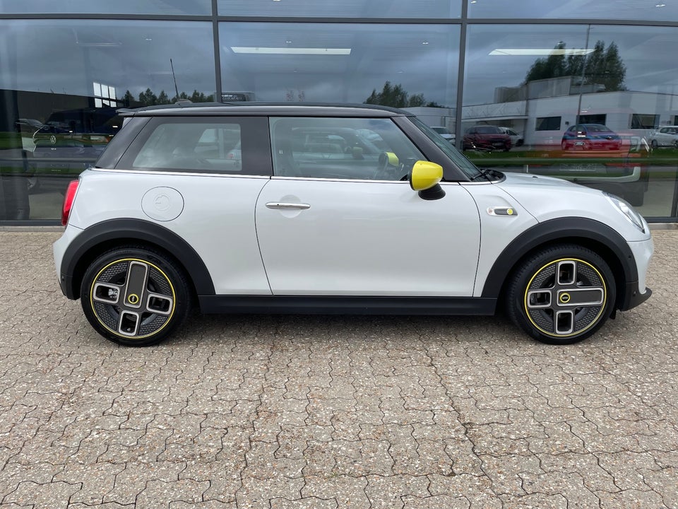 MINI Cooper SE Trim L 3d