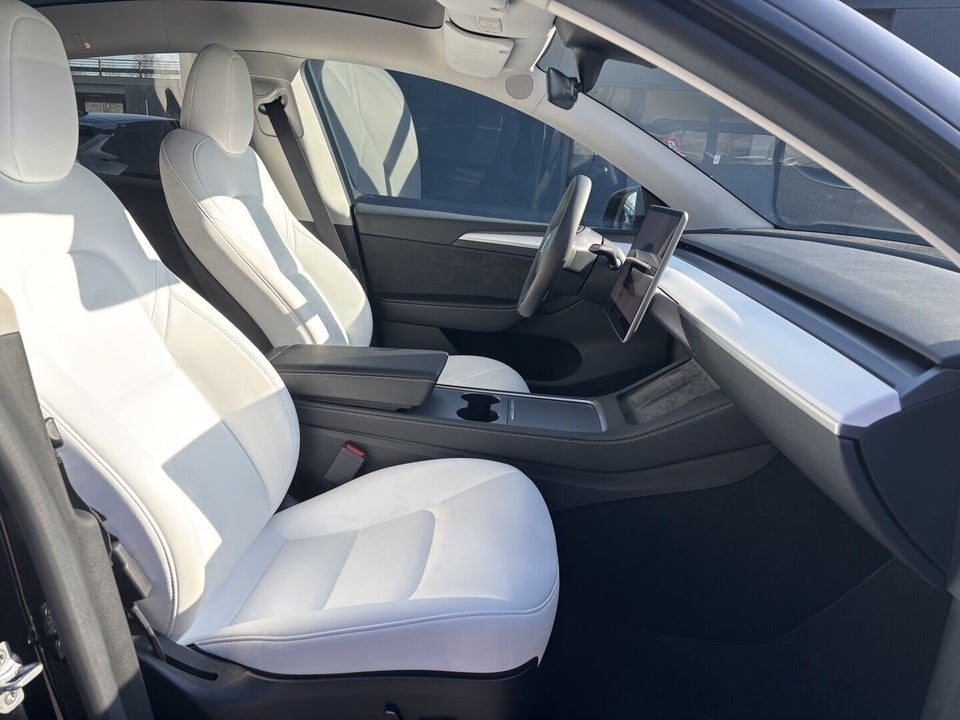 Tesla Model Y RWD 5d