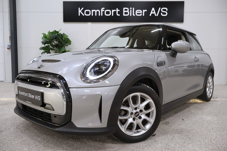 MINI Cooper SE Essential 3d