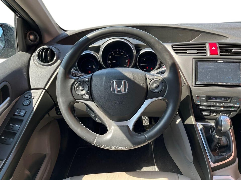 Honda Civic 1,8 i-VTEC Executive 5d