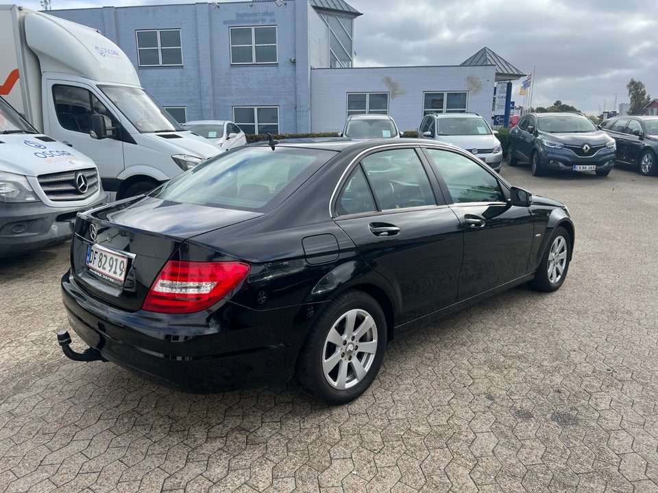 Mercedes C200 2,2 CDi BE 4d