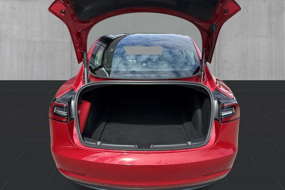 Tesla Model 3 Standard Range+ RWD 4d