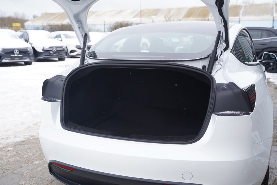 Tesla Model 3 RWD 4d