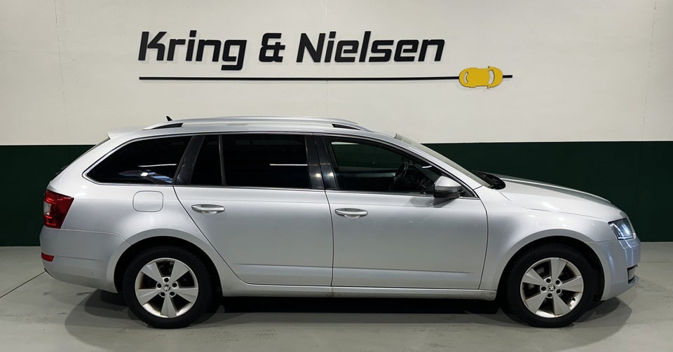 Skoda Octavia 1,6 TDi 110 Style Combi DSG 5d