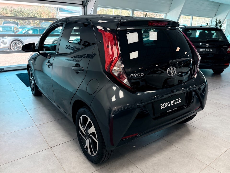 Toyota Aygo 1,0 VVT-i x-press 5d