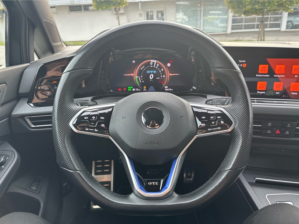 VW Golf VIII 1,4 GTE DSG 5d