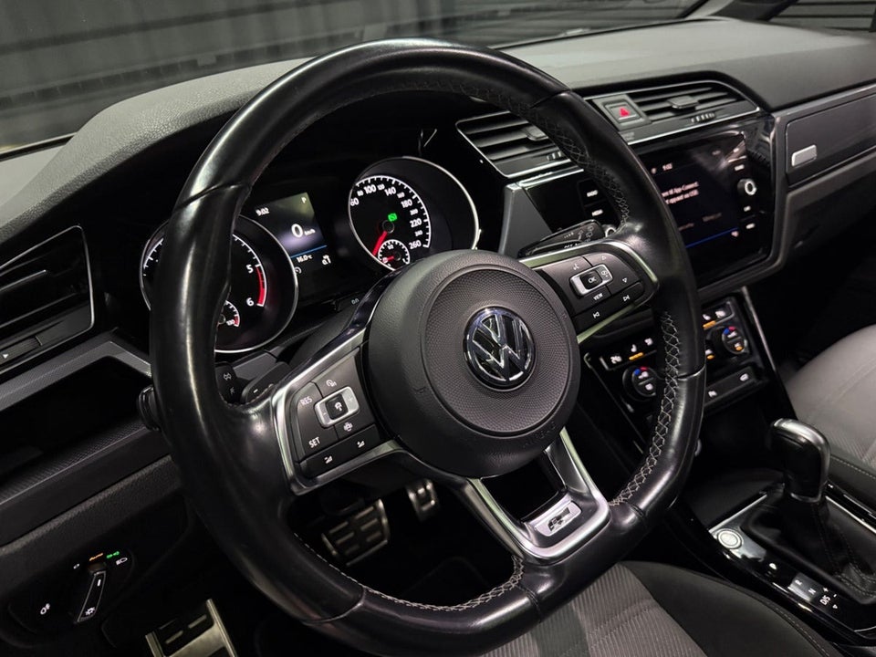 VW Touran 2,0 TDi 190 R-line DSG 7prs 5d