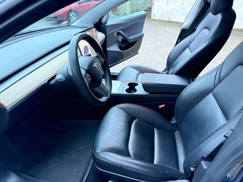 Tesla Model 3 Standard Range+ RWD 4d