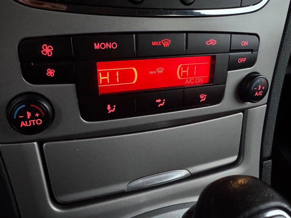 Ford Galaxy 2,0 TDCi 140 Titanium aut. 7prs 5d