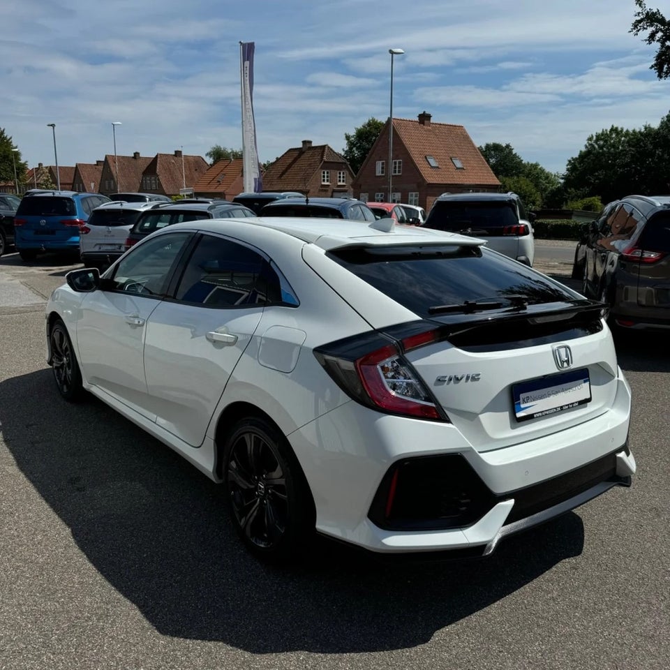 Honda Civic 1,0 VTEC Turbo Elegance CVT 5d