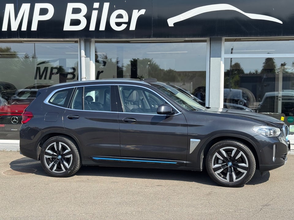 BMW iX3 Charged 5d