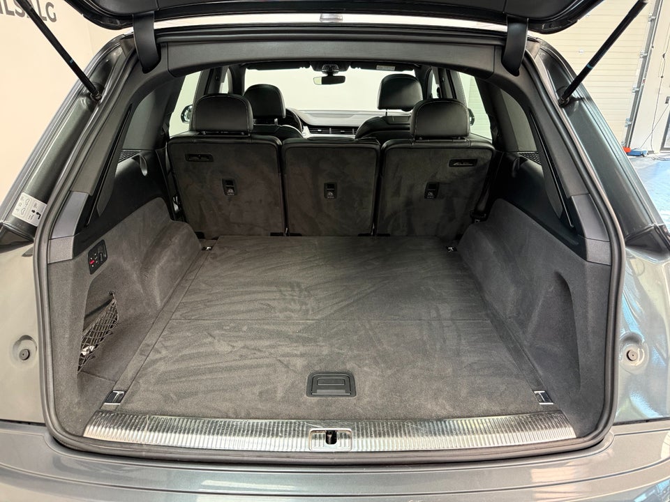 Audi Q7 3,0 TDi 272 S-line quattro Tiptr. 5d