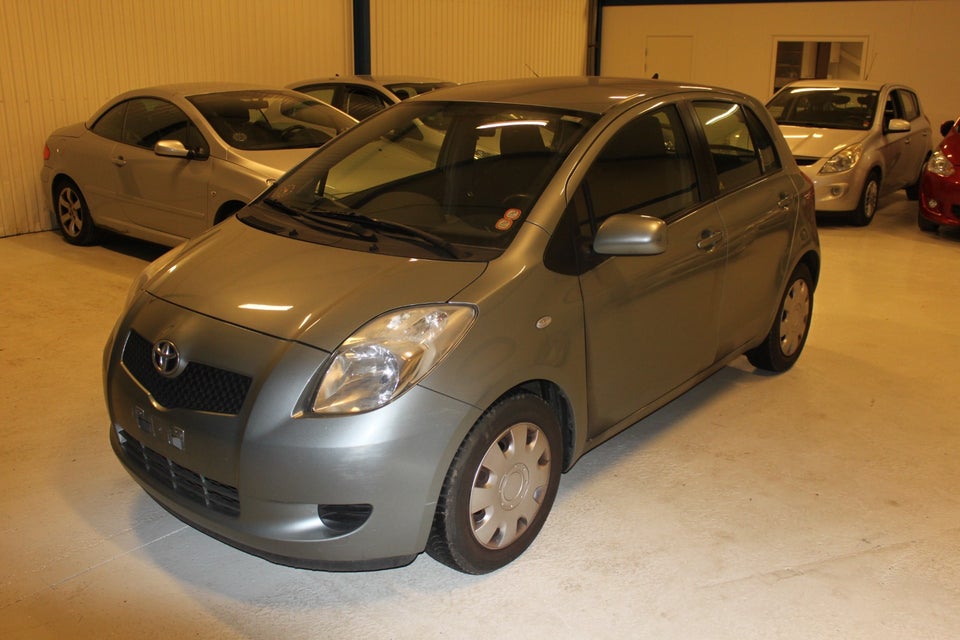 Toyota Yaris 1,3 Luna M/M 5d