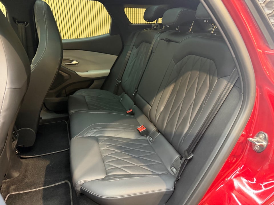 Ford Explorer 77 Premium Extended Range 5d
