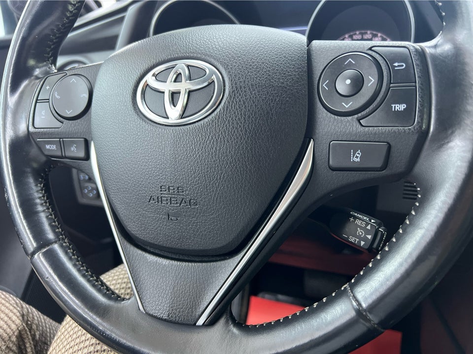 Toyota Auris 1,8 Hybrid H2 Comfort CVT 5d