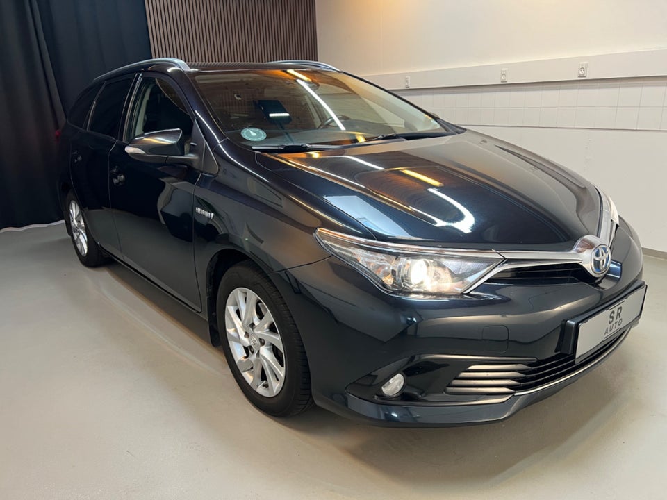 Toyota Auris 1,8 Hybrid H2 Comfort Touring Sports CVT 5d