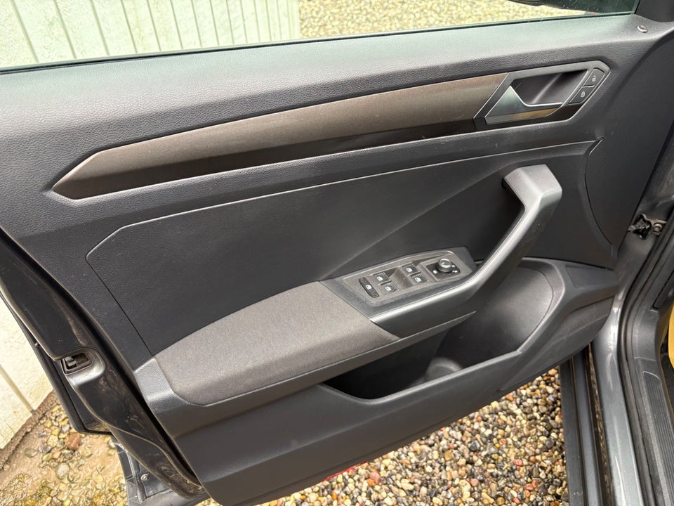 VW T-Roc 1,0 TSi 115 Style 5d