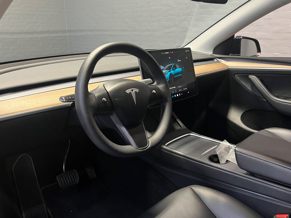 Tesla Model Y Long Range AWD 5d